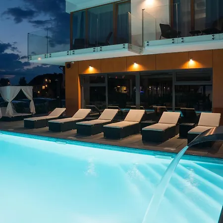 Hotel Stella & *